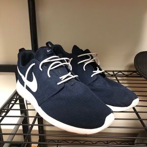 Navy Nike Freeruns